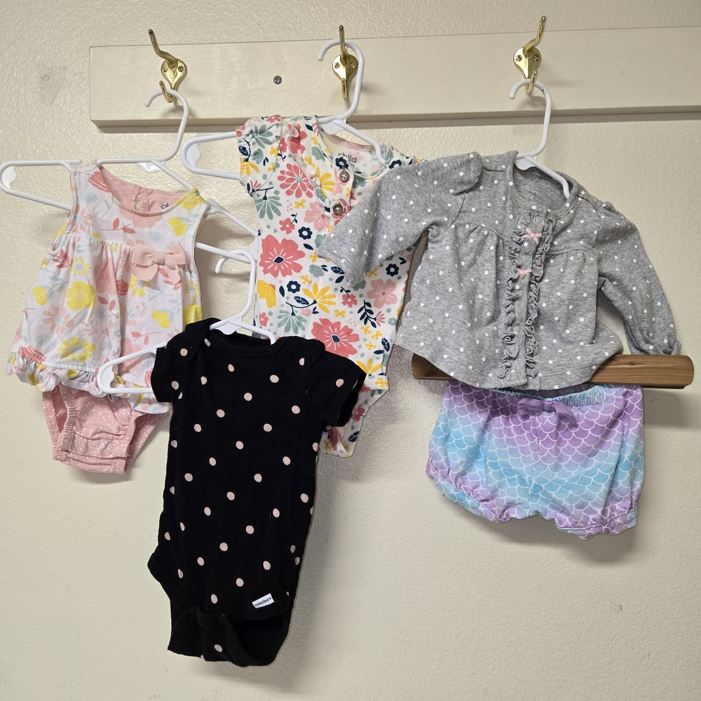 Carter's Multicolor Bodysuit Set